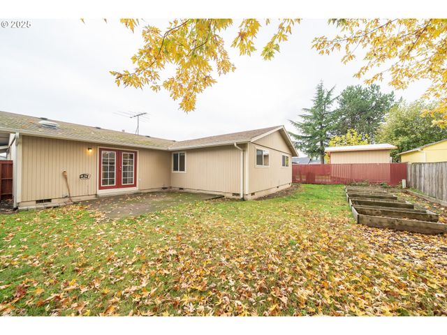 4555 SWALLOW Ct Ne, Salem, OR 97301