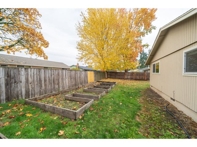 4555 SWALLOW Ct Ne, Salem, OR 97301