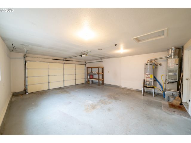 4555 SWALLOW Ct Ne, Salem, OR 97301