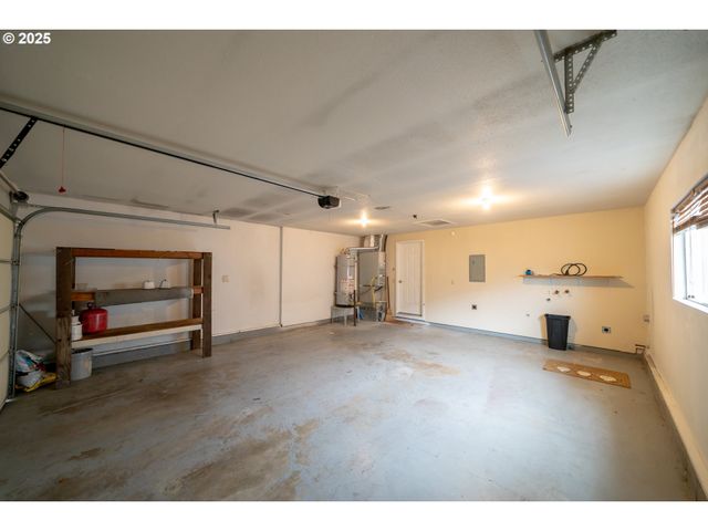 4555 SWALLOW Ct Ne, Salem, OR 97301