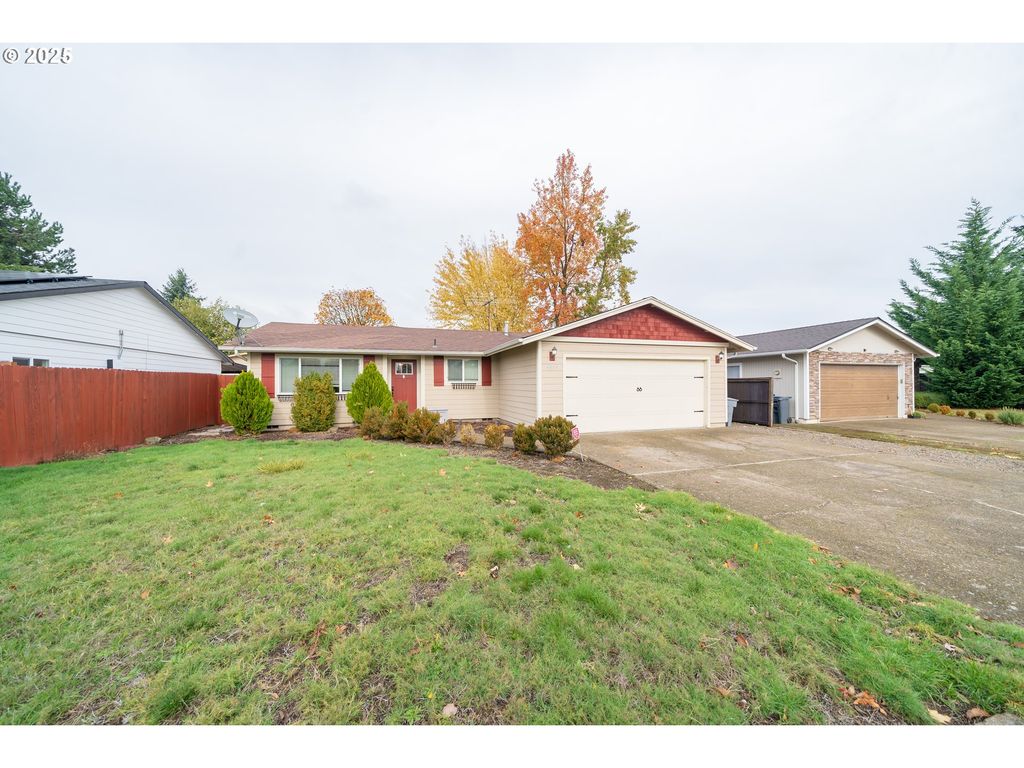 4555 SWALLOW Ct Ne, Salem, OR 97301