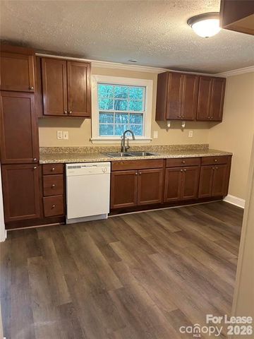 1222 Log Cabin Road, Charlotte, NC 28213