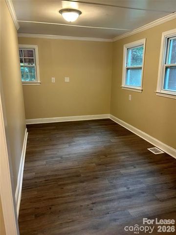 1222 Log Cabin Road, Charlotte, NC 28213