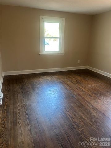 1222 Log Cabin Road, Charlotte, NC 28213