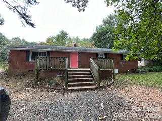 1222 Log Cabin Road, Charlotte, NC 28213