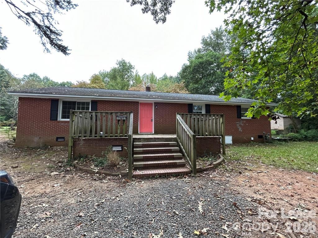 1222 Log Cabin Road, Charlotte, NC 28213