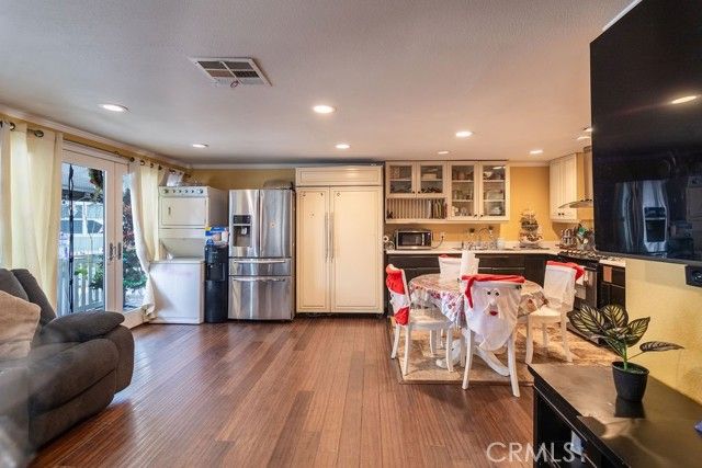 104 Balboa, Tustin, CA 92780