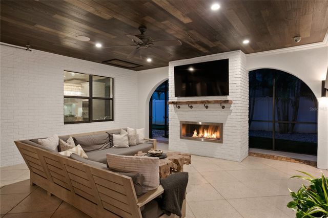 4007 W HORATIO STREET, Tampa, FL 33609