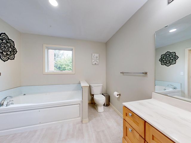 584 Payne Avenue, Saint Paul, MN 55130