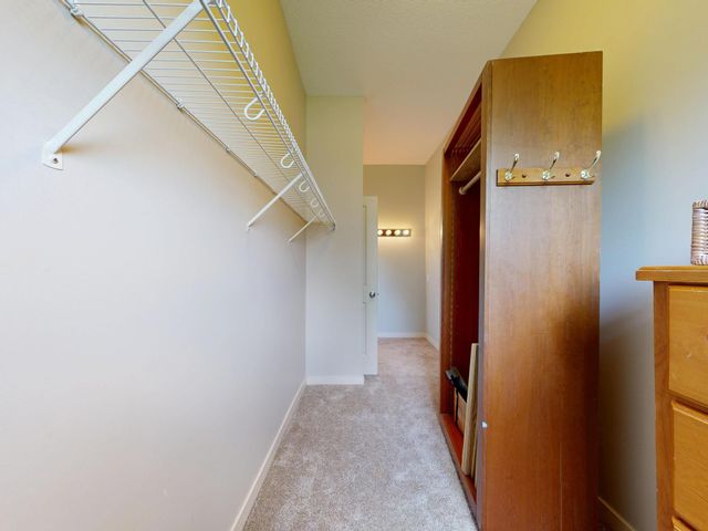 584 Payne Avenue, Saint Paul, MN 55130