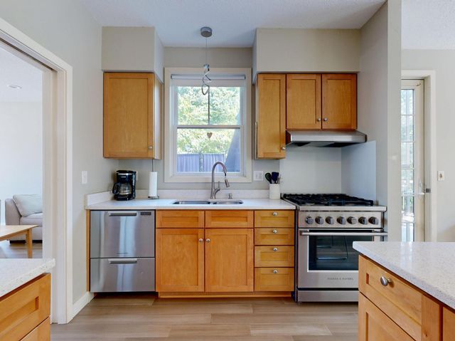 584 Payne Avenue, Saint Paul, MN 55130