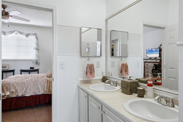 5001 BARALDI CIRCLE 22-209, Sarasota, FL 34235