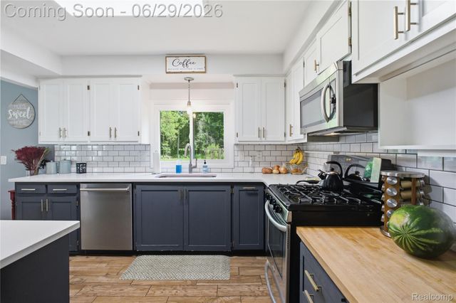 31620 Bobrich Street, Livonia, MI 48152