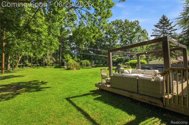 31620 Bobrich Street, Livonia, MI 48152