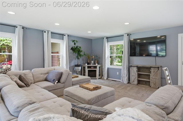 31620 Bobrich Street, Livonia, MI 48152