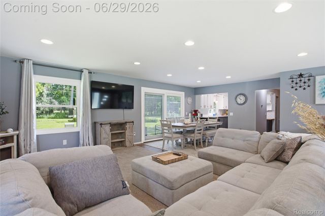 31620 Bobrich Street, Livonia, MI 48152