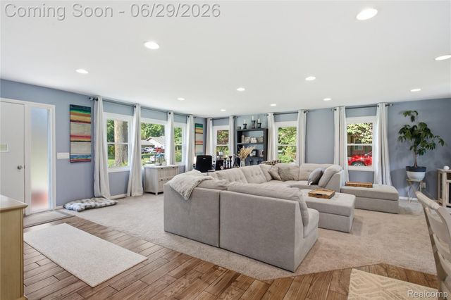 31620 Bobrich Street, Livonia, MI 48152