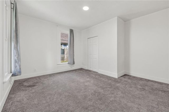 435 Ford Avenue, Liberty, MO 64068