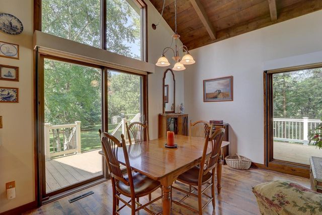 W332S3829 Lilac COURT, Dousman, WI 53118