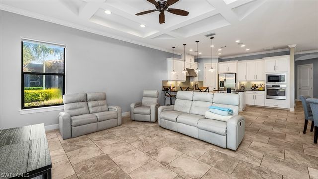 8591 Maggiore CT, Naples, FL 34114