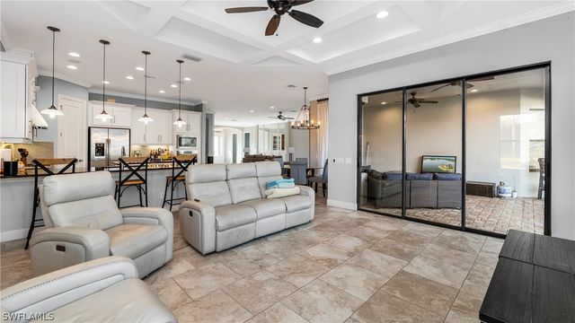 8591 Maggiore CT, Naples, FL 34114