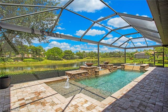 8591 Maggiore CT, Naples, FL 34114