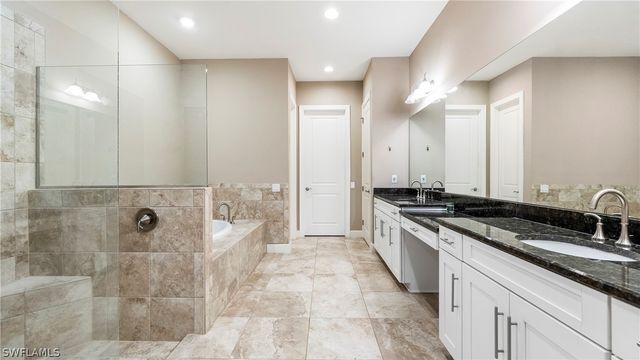 8591 Maggiore CT, Naples, FL 34114