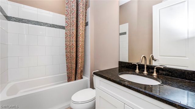 8591 Maggiore CT, Naples, FL 34114