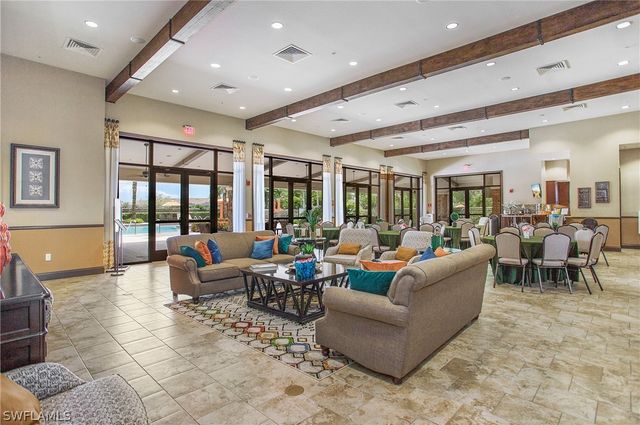 8591 Maggiore CT, Naples, FL 34114