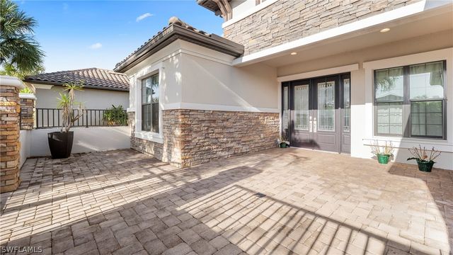 8591 Maggiore CT, Naples, FL 34114