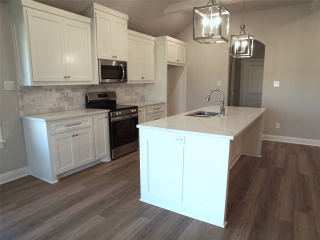 725 Raylan Street, Springtown, TX 76082