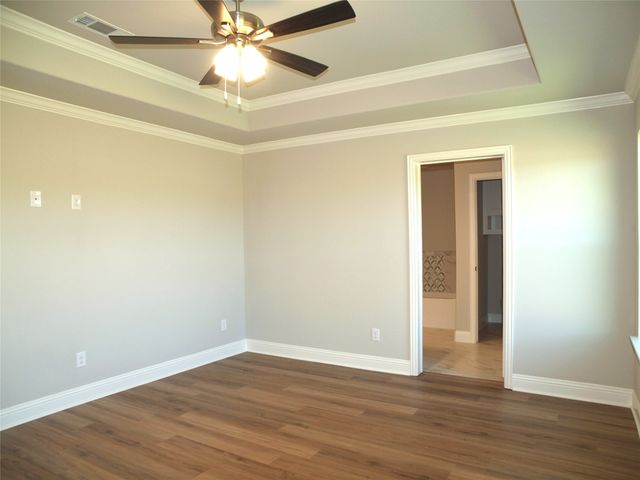 725 Raylan Street, Springtown, TX 76082