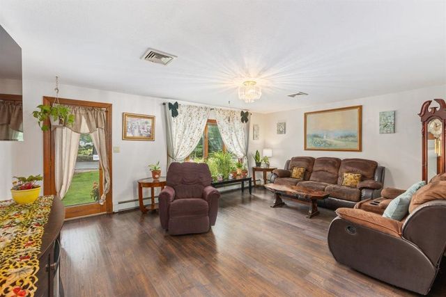 42 Brown Hill Road, Hampstead, NH 03826