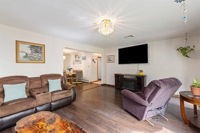 42 Brown Hill Road, Hampstead, NH 03826
