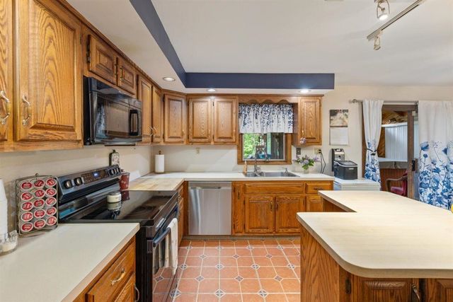 42 Brown Hill Road, Hampstead, NH 03826