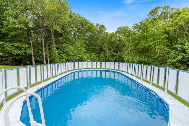 42 Brown Hill Road, Hampstead, NH 03826