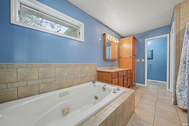 32794 Nature View Drive, New Carlisle, IN 46552