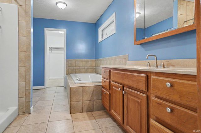 32794 Nature View Drive, New Carlisle, IN 46552