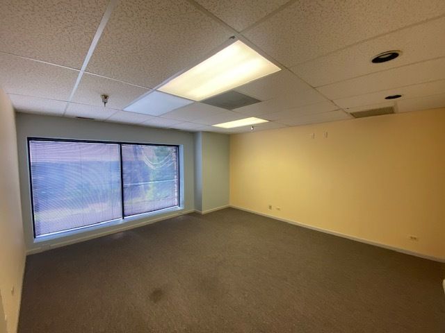 9944 S ROBERTS Road 205, Palos Hills, IL 60465