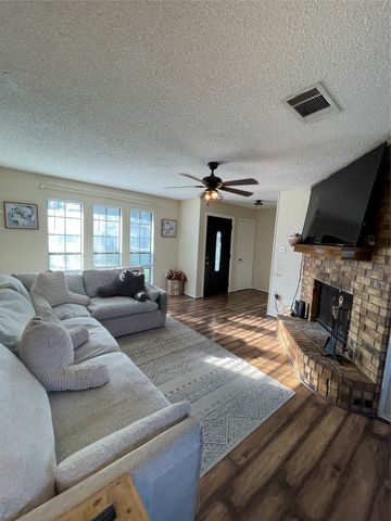 4231 High Mesa Drive, Arlington, TX 76016