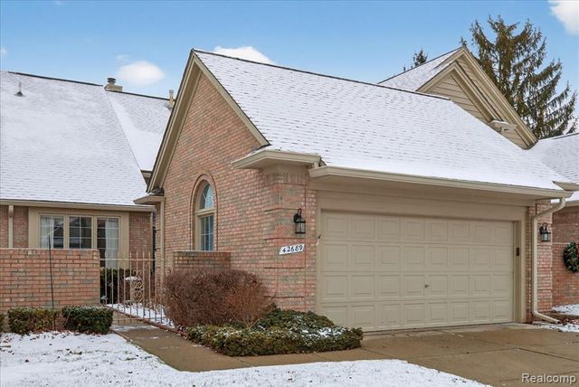 42689 Jason Court 107, Sterling Heights, MI 48313