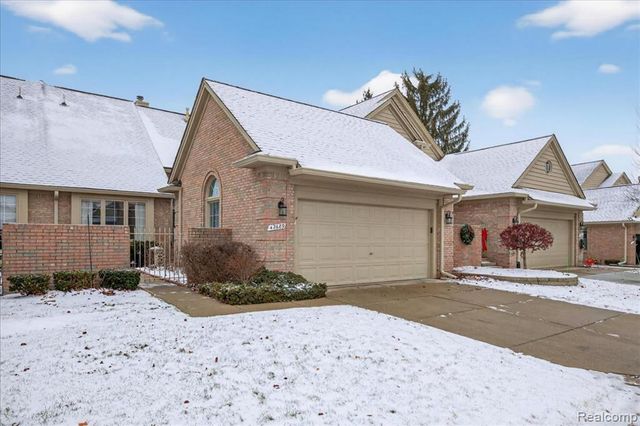 42689 Jason Court 107, Sterling Heights, MI 48313