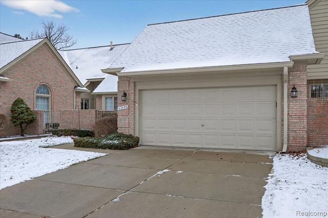 42689 Jason Court 107, Sterling Heights, MI 48313