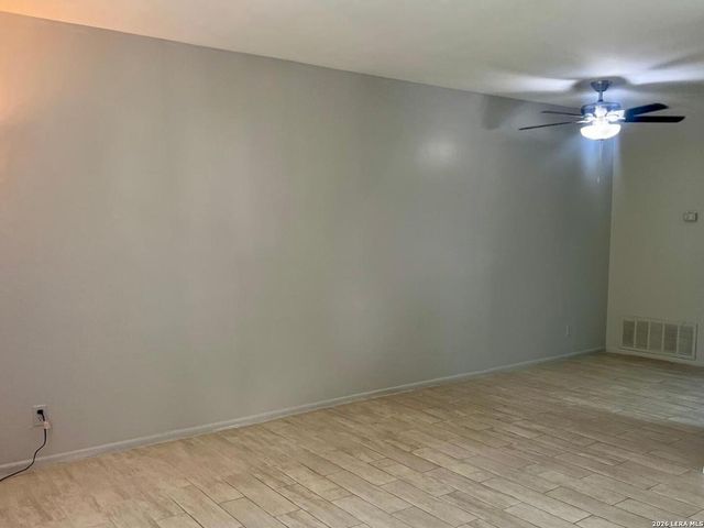8702 Village Dr Apt 813, San Antonio, TX 78217