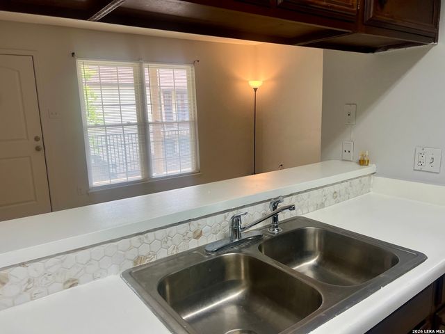 8702 Village Dr Apt 813, San Antonio, TX 78217