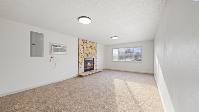 5026 W 4th Pl, Kennewick, WA 99336