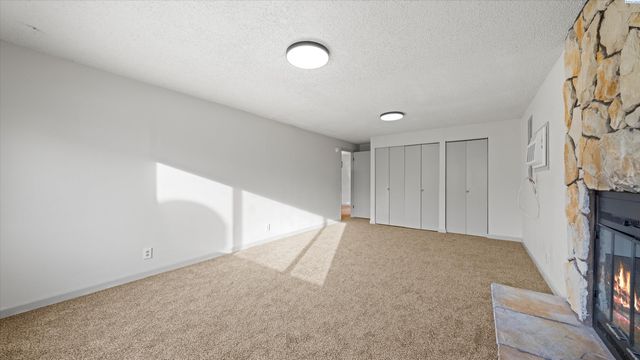 5026 W 4th Pl, Kennewick, WA 99336