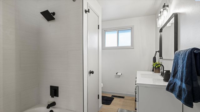 5026 W 4th Pl, Kennewick, WA 99336