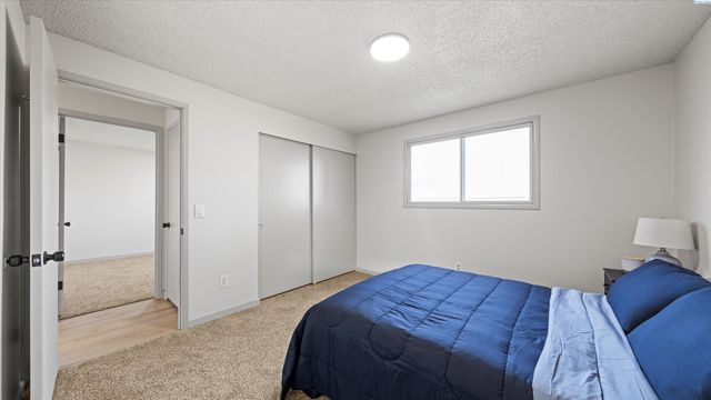 5026 W 4th Pl, Kennewick, WA 99336