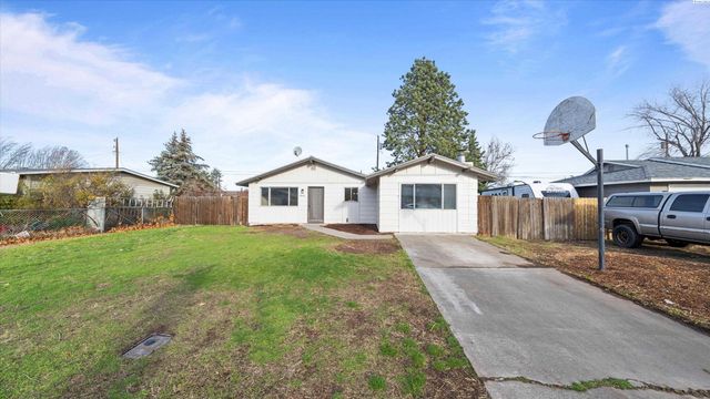 5026 W 4th Pl, Kennewick, WA 99336